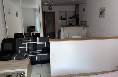 Clairvaux-les-Lacs Apartment | Ideally located apartment with terrace 10 minutes from the beach