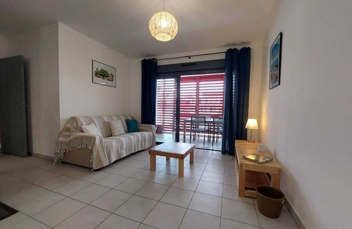 Petite-ÃŽle Apartment | Ideally located apartment with parking