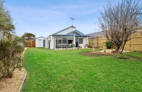Torquay House | Ideally located Beach House close to picturesque reserve and beaches