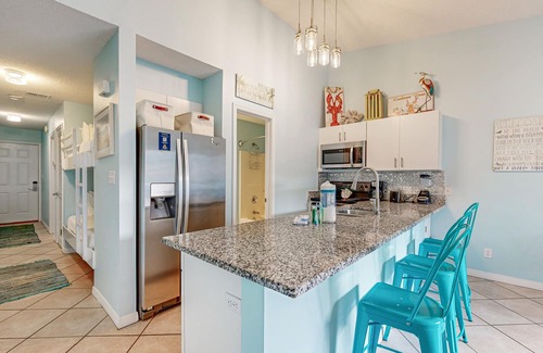 Fort Walton Beach - Destin Condo | Ideally-Located Coastal Condo w/Shared Pool, Hot Tub, Balcony, & Beach Access