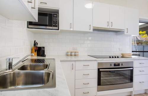 Culburra Beach House | Idle Hours - Pet Friendly - 5 Mins Walk to Beach