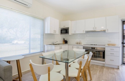 Culburra Beach House | Idle Hours - Pet Friendly - 5 Mins Walk to Beach
