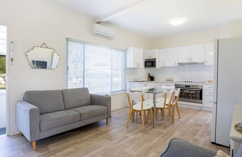 Culburra Beach House | Idle Hours - Pet Friendly - 5 Mins Walk to Beach