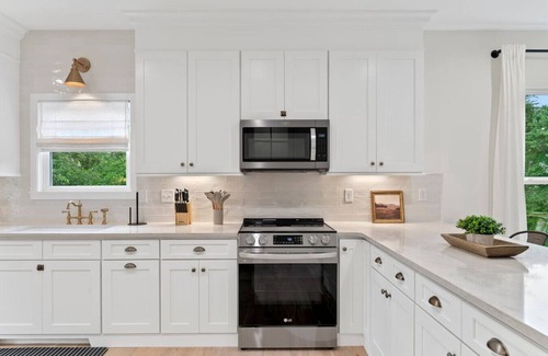 Ashley Oaks House | Idlewood Suites ~ 3-Story West Knoxville Suite #4