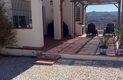 Almogia Villa | Idylic Andalusian holiday villa with stunning views