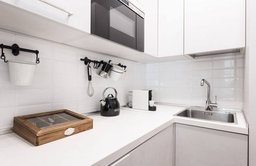 Monti Apartment | Idyllia | lovely Colosseum loft-apartment for six