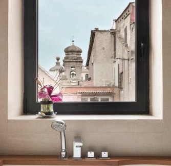 Rione V Ponte Apartment | Idyllia - Penthouse in Navona Area