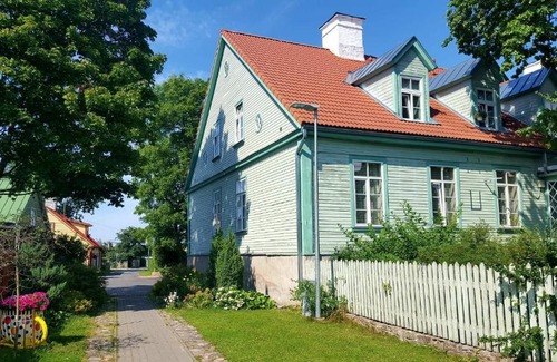 Haapsalu Apartment | Idyllic 1930's style apartment