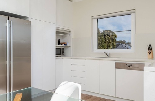 Dee Why House | Idyllic 4-Bed Home With Alfresco Area Near Beach