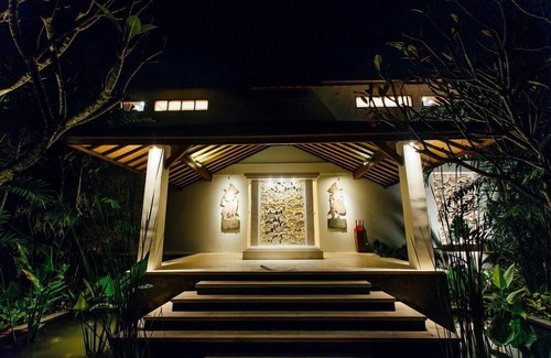 Ketewel Villa | Idyllic 4BR Beach Front Villa Set In Pabean Beach! 9Min Drive To Bali Safari!