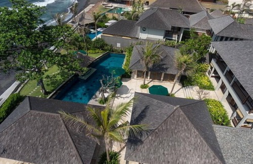 Ketewel Villa | Idyllic 4BR Beach Front Villa Set In Pabean Beach! 9Min Drive To Bali Safari!