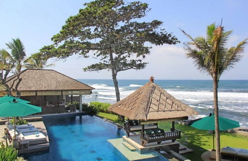 Ketewel Villa | Idyllic 4BR Beach Front Villa Set In Pabean Beach! 9Min Drive To Bali Safari!
