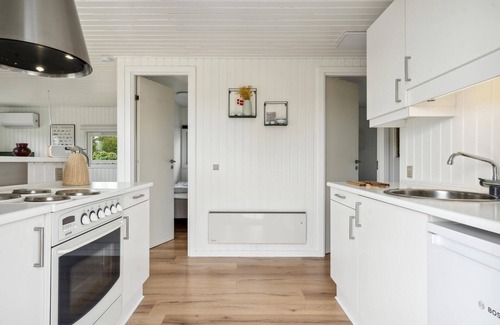 Middelfart House | Idyllic and cozy cottage, just a few meters from the sandy beach.