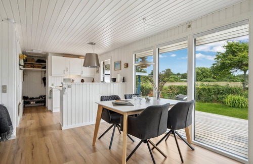 Middelfart House | Idyllic and cozy cottage, just a few meters from the sandy beach.