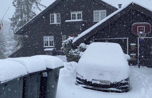 Holmenkollen Villa | Idyllic and peaceful surroundings on the sunny side of Holmenkollen.
