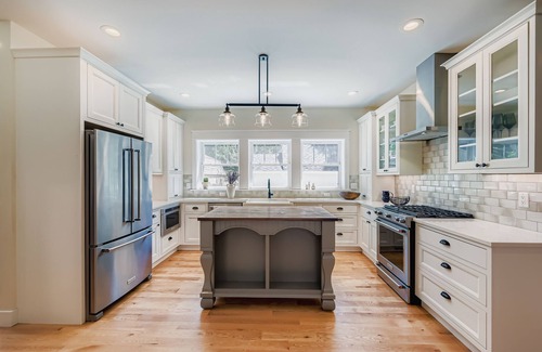 Longmont House | Idyllic Downtown Longmont 5-BDR Retreat