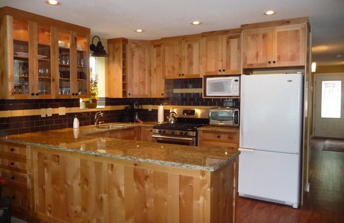 Cultus Lake House | Idyllic Escape at Cultus Lake