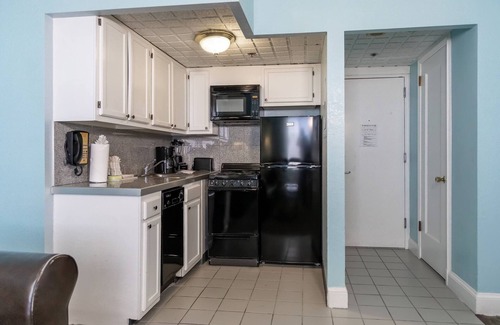 Brigantine House | Idyllic Getaway! 3 Great Units Right on Beach! Pool, Snorkeling, Bar!