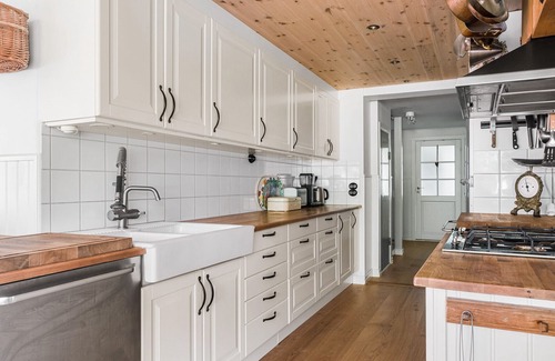 Sodertalje Municipality Ski Chalet | Idyllic house in Mölnbo with heated pool near Gnesta | SE13025