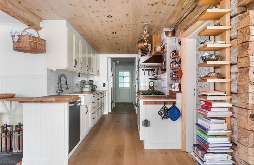 Sodertalje Municipality Ski Chalet | Idyllic house in Mölnbo with heated pool near Gnesta | SE13025