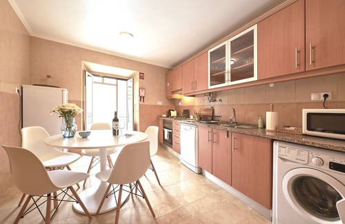 Lisbon Old Town Apartment | Idyllic Lisbon Apartments With Amazing Courtyard