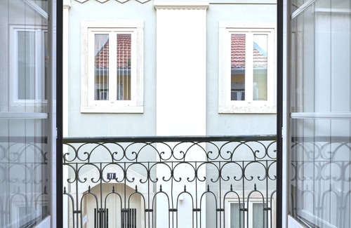 Lisbon Old Town Apartment | Idyllic Lisbon Apartments With Amazing Courtyard