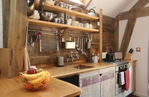 Wareham Cabin | Idyllic Log Cabin with Log-fired Hot Tub nestled in a Forest Clearing