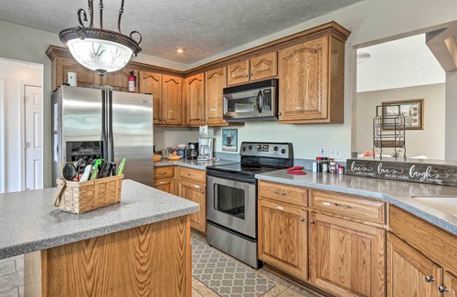 Luray Cottage | Idyllic Luray Cottage w/ Deck & Mtn Views!