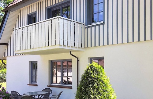 Ostseebad Prerow Apartment | Idyllically situated first floor apartment near Darßer Wald, south-facing terrace, WLAN