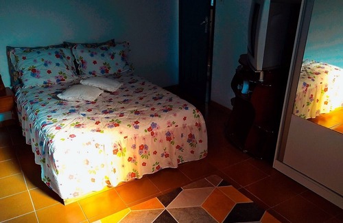 Caneca Fina Condo | If you are looking for a cozy house in a closed condominium with a waterfall, come and discover Guapimirim.