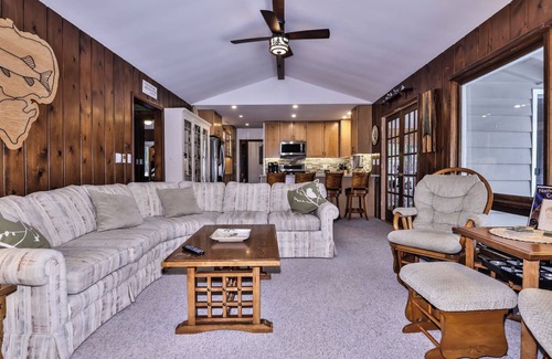 St Germain House | If you're looking for a relaxing Northwoods experience this is it!