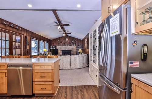 St Germain House | If you're looking for a relaxing Northwoods experience this is it!
