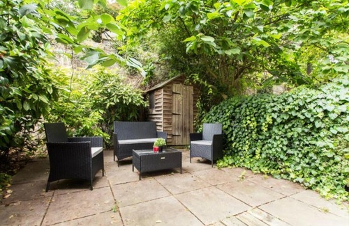 Redcliffe Apartment | Ifield B · Delightful Apartment with Own Patio, Earls Court
