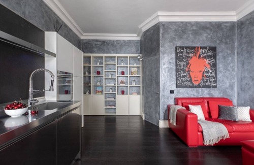 Trastevere Apartment | iFlat | A Sparkle of Red in Trastevere