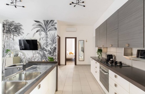 Rome City Centre Apartment | iFlat | Monti Elegant Apartment with Terrace