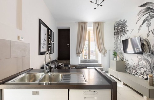 Rome City Centre Apartment | iFlat | Monti Elegant Apartment with Terrace