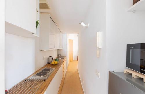 Rione III Colonna Apartment | iFlat | The Carpet Apartment