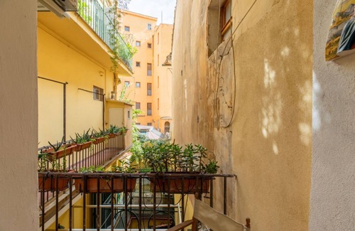Rione III Colonna Apartment | iFlat | The Carpet Apartment