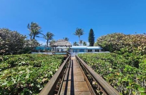 Indian River Oaks House | Iguana Azul - Beachfront Getaway - Sunrises, Fishing, Surfing & Rocket Launches!