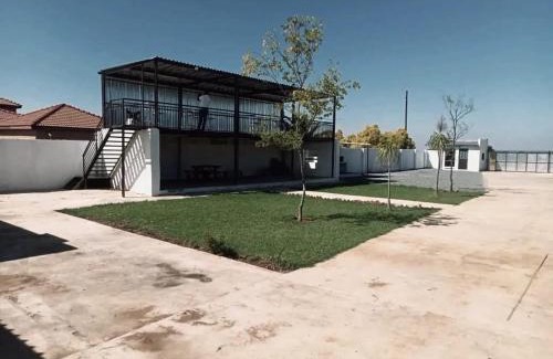 Moretele Apartment | Iketleng Guest House & Resort