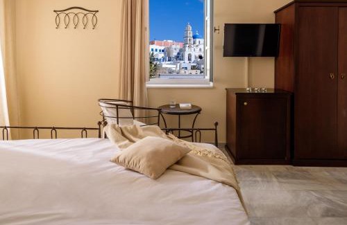 Pyrgos Hotel | Ikio Concept Santorini