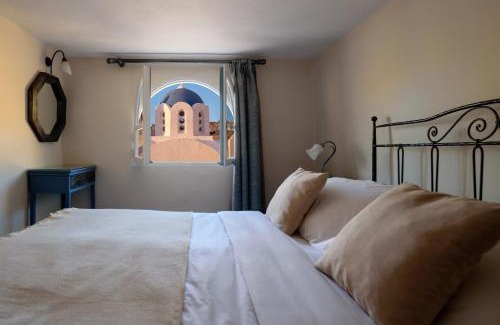 Pyrgos Hotel | Ikio Concept Santorini