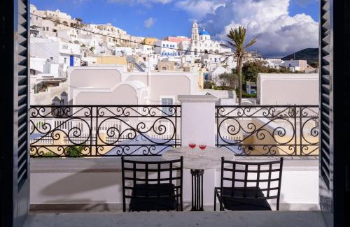 Pyrgos Hotel | Ikio Concept Santorini