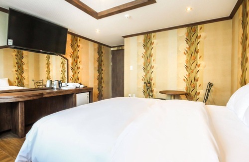 Songman Hotel | Iksan Sinseong