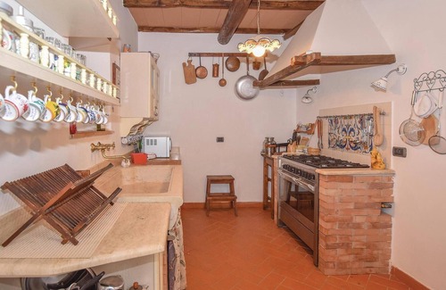 Montecchio House | Il cacciatore di lucciole