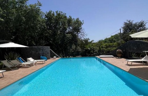 Trecastagni House | Il carrubo