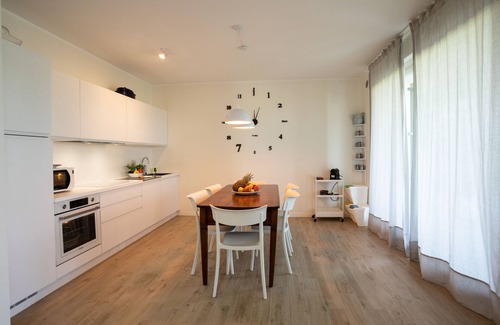 Colà Di Lazise Apartment | Il Cascinale 3 swimming pool, wi-fi, Astra sat TV, thermal baths and Gardaland