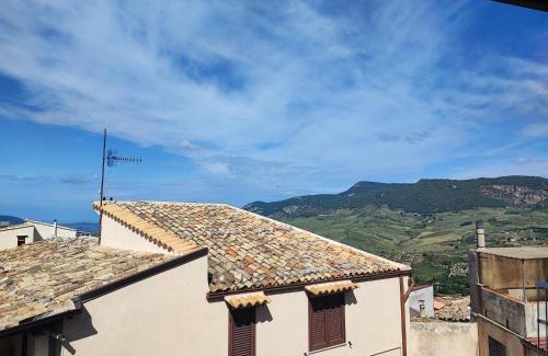 Giuliana House | Il Giardino dei Semplici - Casa Vacanze e Affitti Brevi di F A Quartararo
