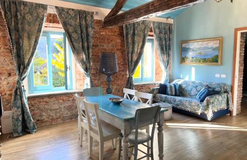 Arona Apartment | Il Giardino Segreto Arona, Charming Apartments