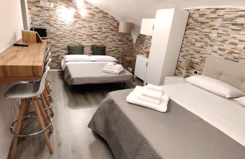 Quartieri Spagnoli Apartment | Il salotto di Napoli - Guest House